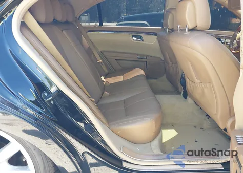 2007 Mercedes-Benz S 550 z USA, uszkodzony, nr VIN WDDNG71X87A098453